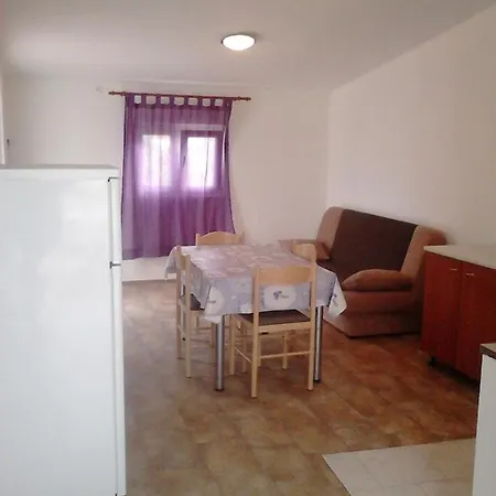 13158b Apartment